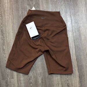BNWT Nike 8” biker short. Chocolate brown size xs  pockets